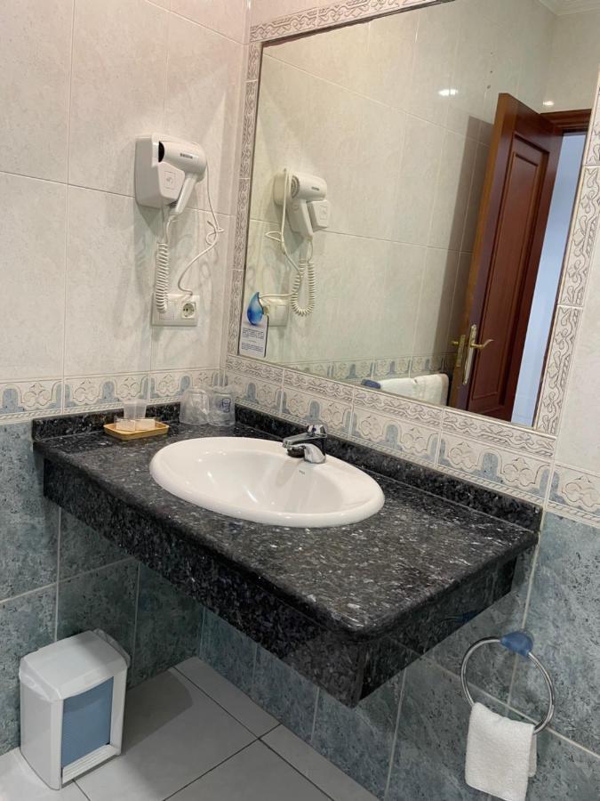 Hotel Venezuela Sanxenxo Bagian luar foto
